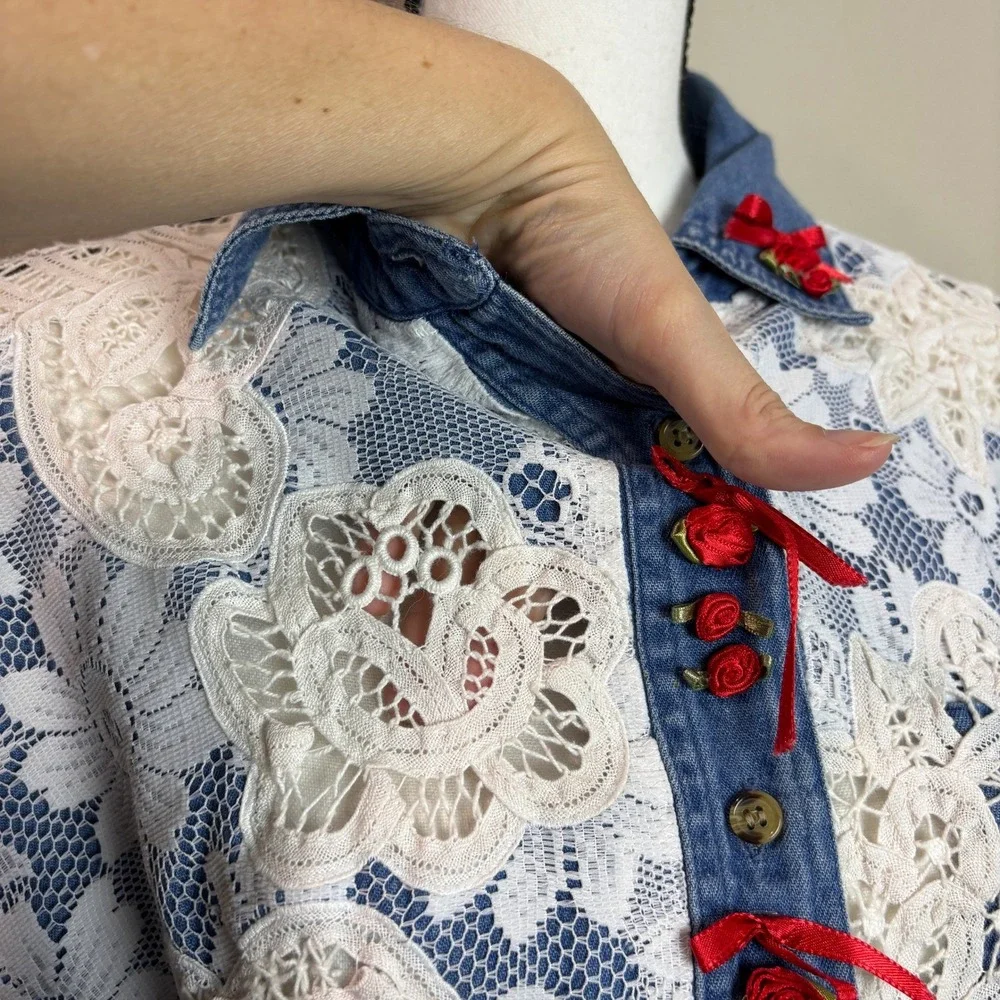 PTNY Denim Shirt Lace Applique Rose Accents Western Blouse‎ Size Large 90s